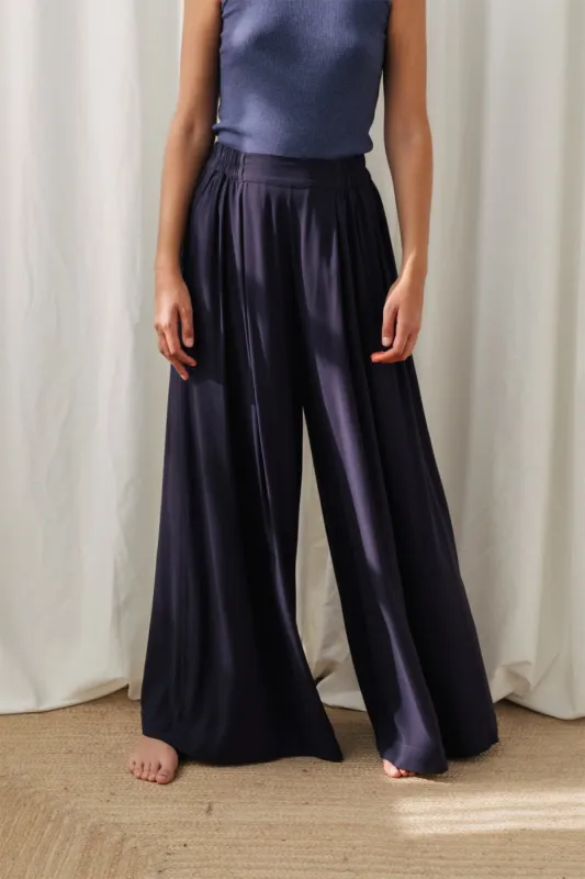 Lisy Trousers Washed Navy Blue made by TWOTHIRDS