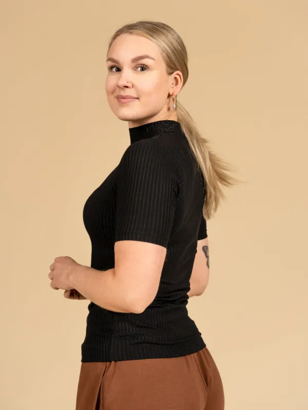 Ribbed T-Shirt Black sold by Ivalo.com