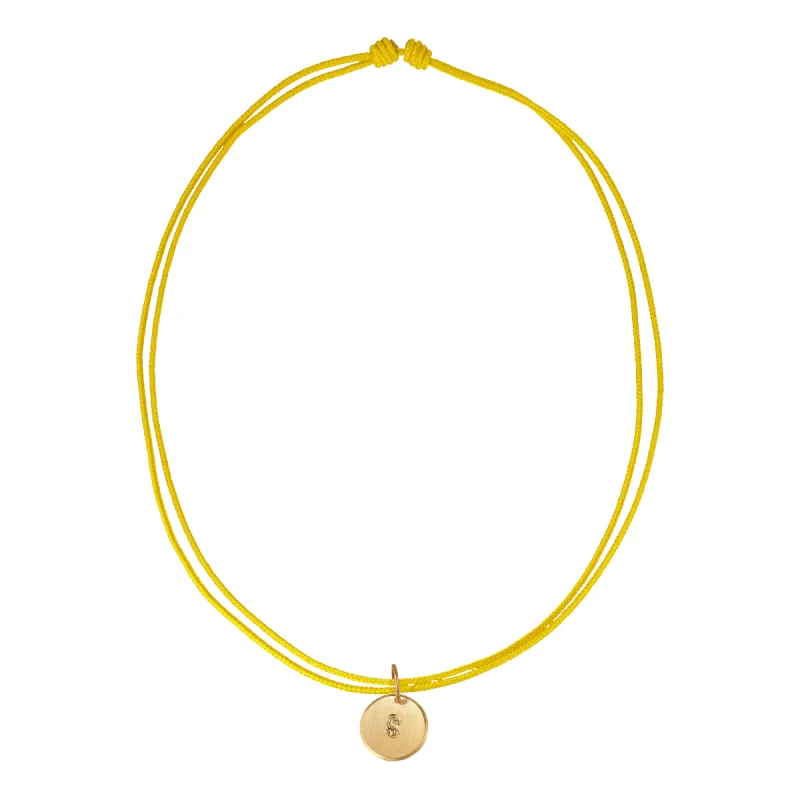 Yellow String Necklace w. gold-plated Lovetag made by Jane Koenig