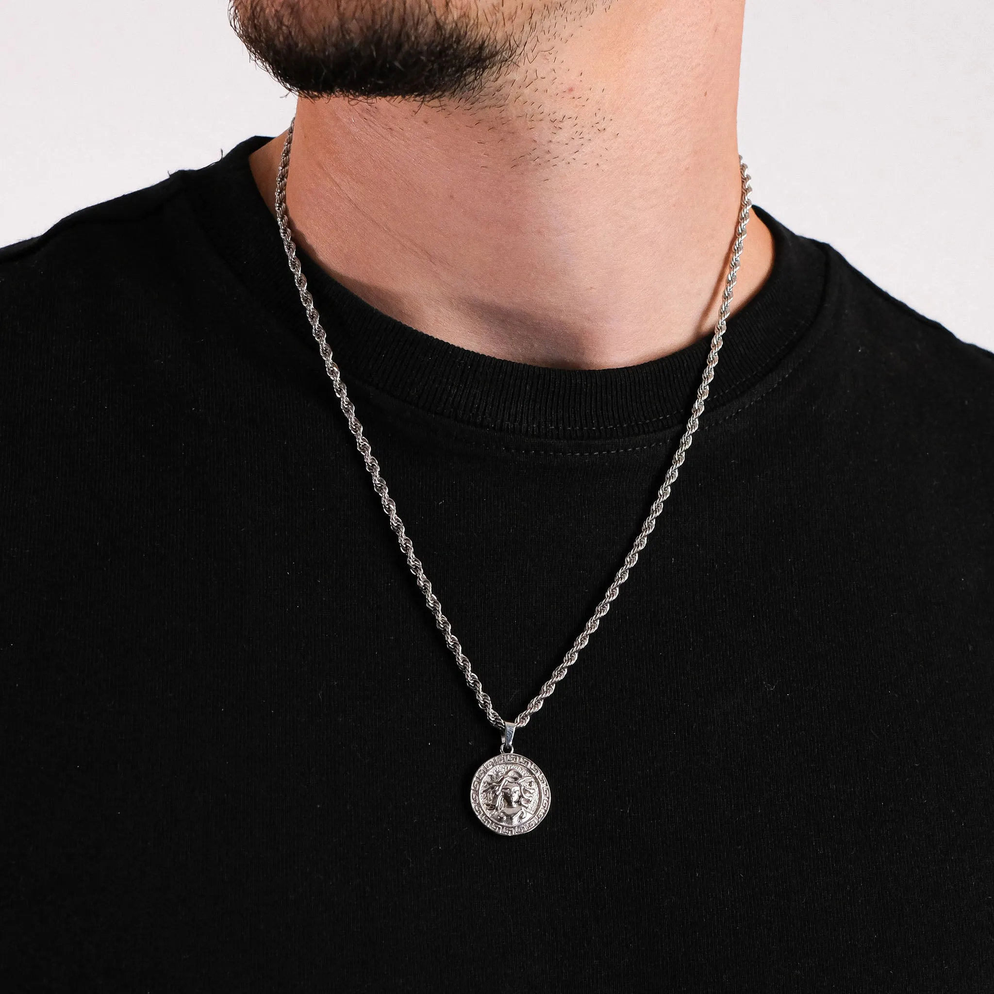 Medusa halskæde sold by Jewls product image thumbnail 3