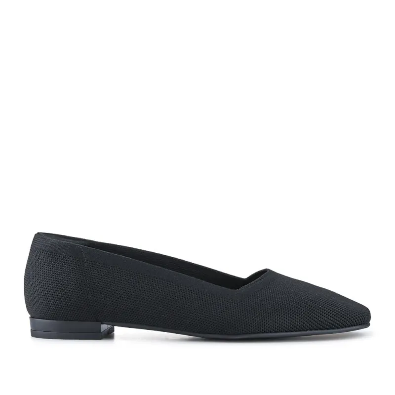 Olenka Casual Box-Toe Pumps - OLENKA / 327 850 sold by Jones Bootmaker