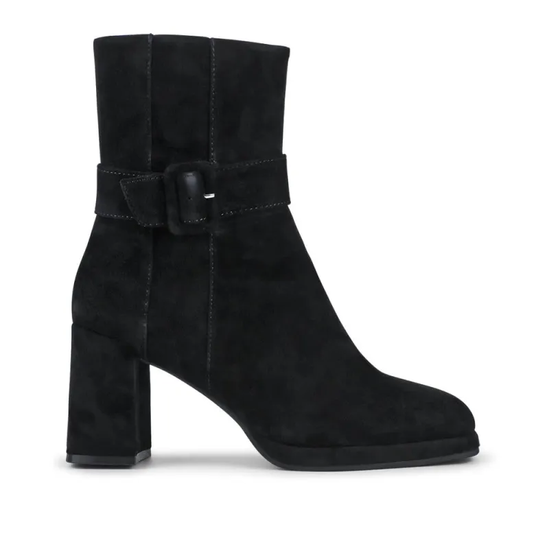 Lauralie Block-Heeled Leather Boots - LAURALIE / 328 023 sold by Jones Bootmaker