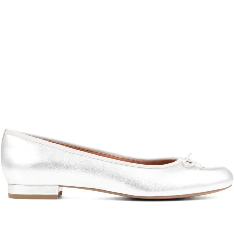 Soleil Leather Low Ballet Pumps - SOLEIL / 323 600 - Silver sold by Jones Bootmaker