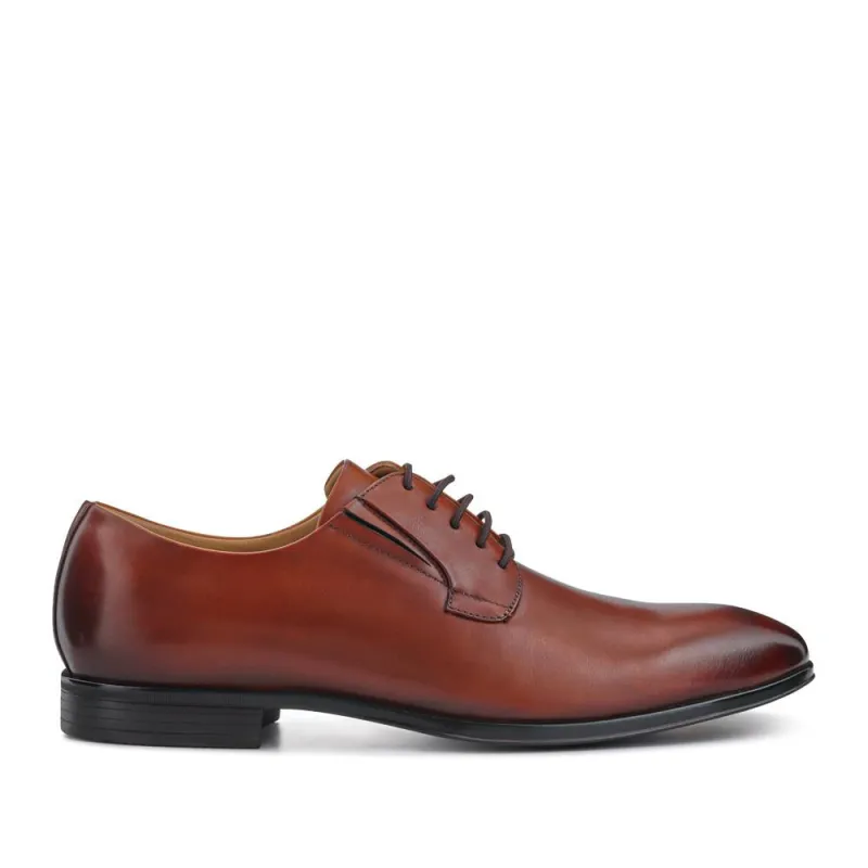 Manson Wide Fit Wax-Finished Leather Oxfords - MANSON / 327 066 - Cognac sold by Jones Bootmaker
