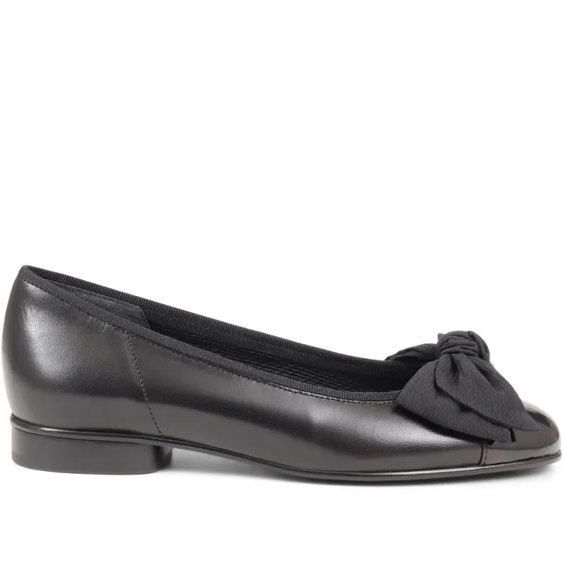 Amy Bow-Detailed Ballet Pumps - GAB38500 / 324 167 - Black Leather sold by Jones Bootmaker