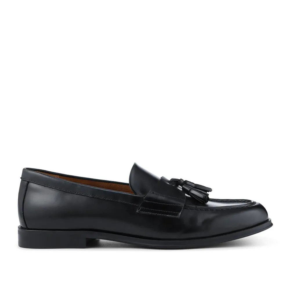 Rayleigh Leather Slip On Loafers - RAYLEIGH / 328 622 sold by Jones Bootmaker