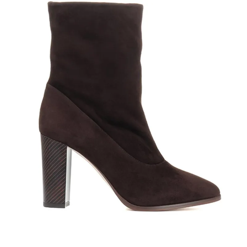 Sappho Shore Block Heel Leather Ankle Boot - KARMI31518 / 318 152 - Brown Suede made by Karen Millen