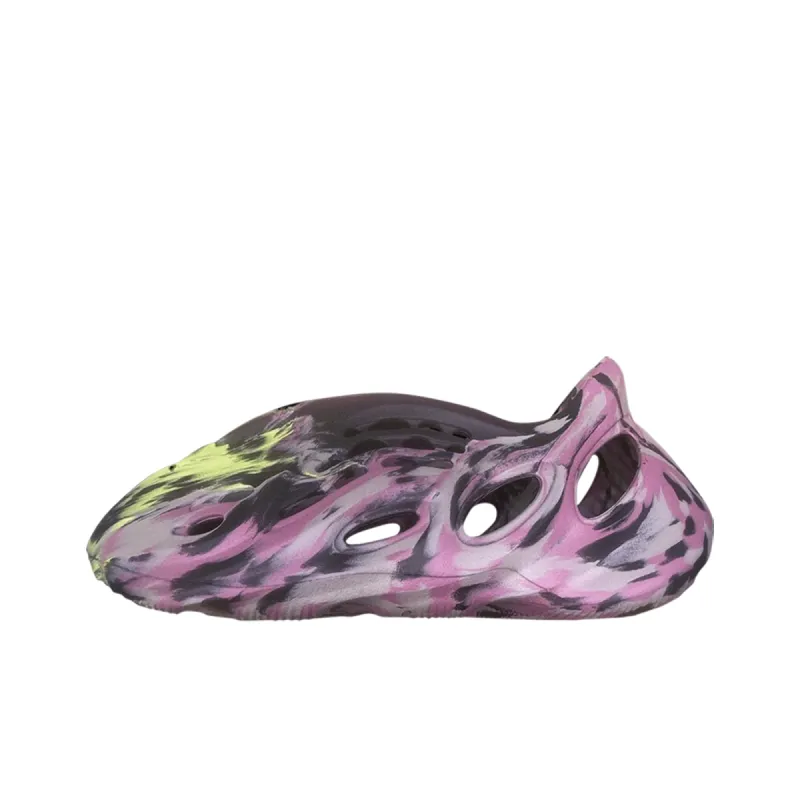 Yeezy Foam Runner MX Carbon sold by KeepItSneaker