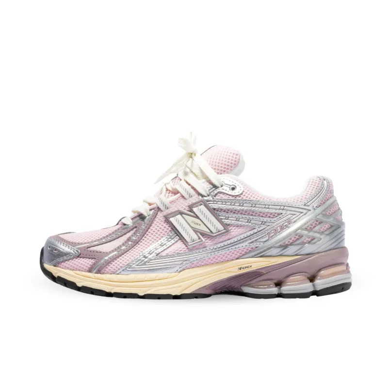 New Balance 1906R Rose Sugar Silver sold by KeepItSneaker