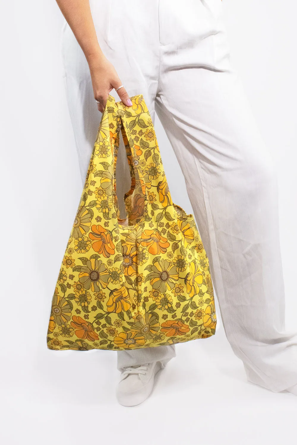 Retro Flowers | Medium Reusable Bag (Voxi) sold by Kind Bag product image thumbnail 4