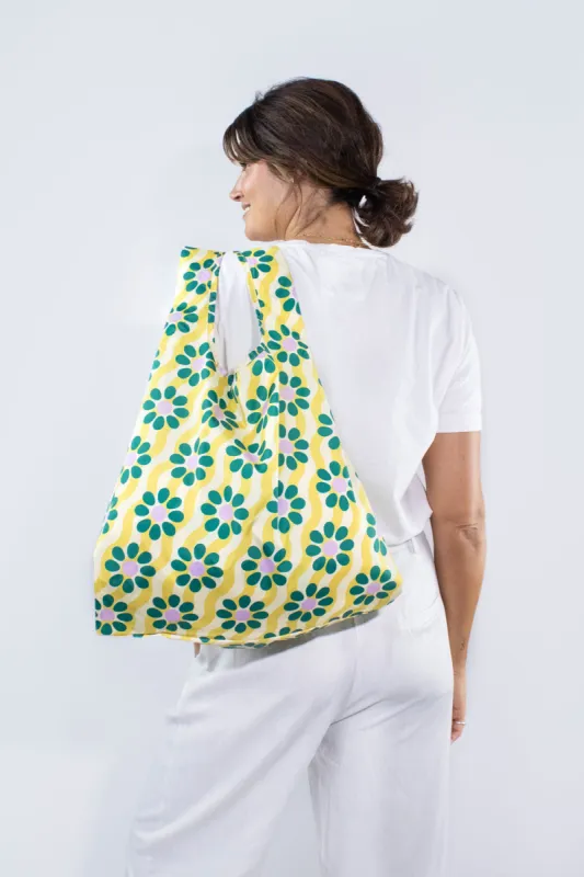 Wavy Daisy | Medium Reusable Bag sold by Kind Bag