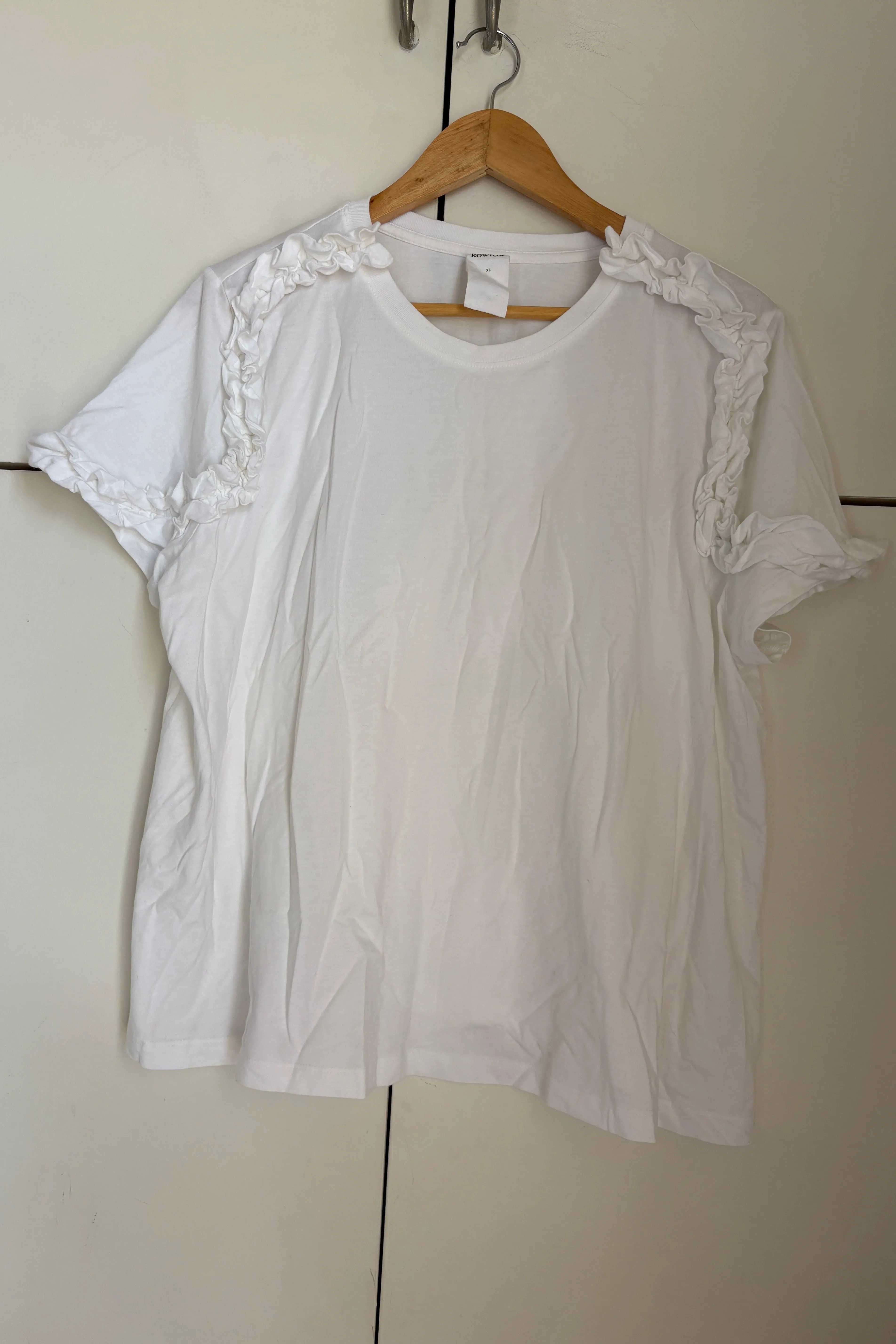 Lily Tee sold by Kowtow product image thumbnail 2