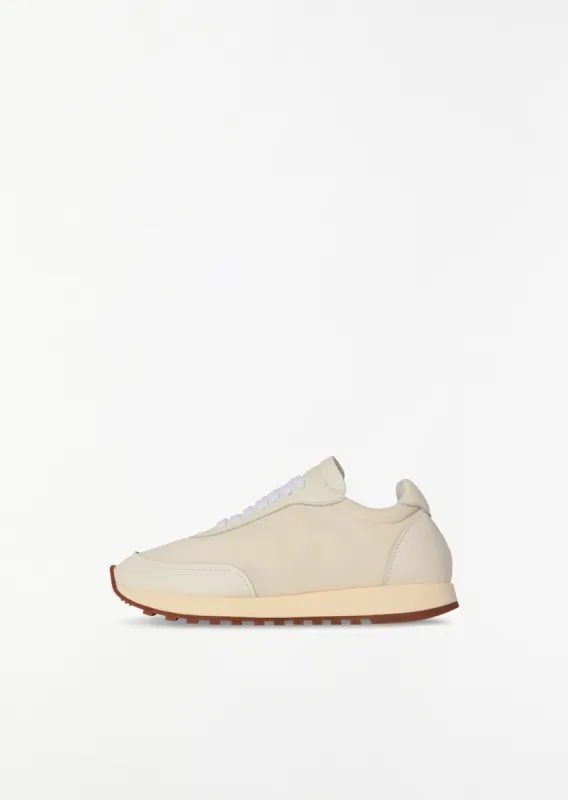 Owen Runner — Milk / Brown sold by La Garconne