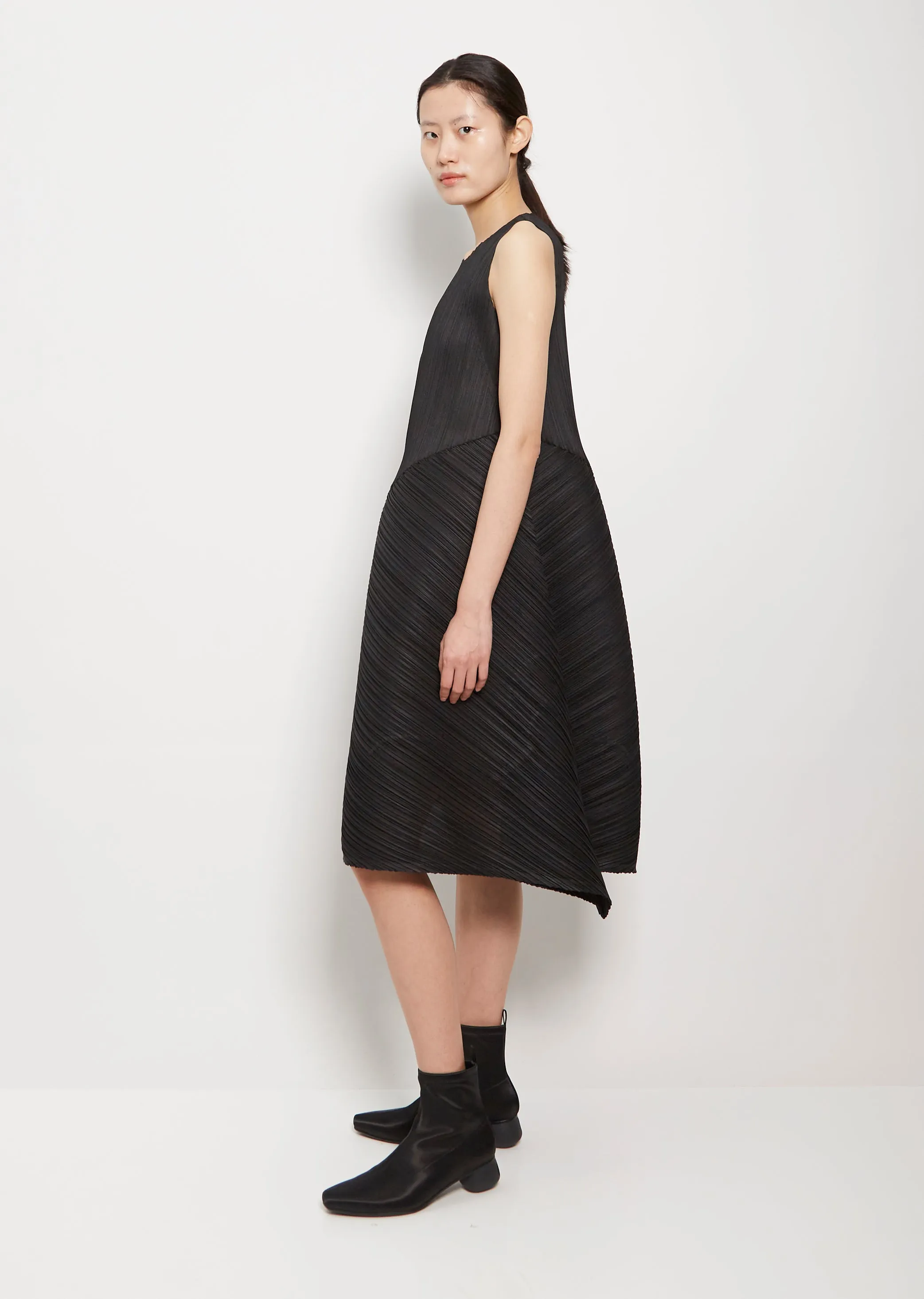 Pleats Cala Dress sold by La Garconne product image thumbnail 2