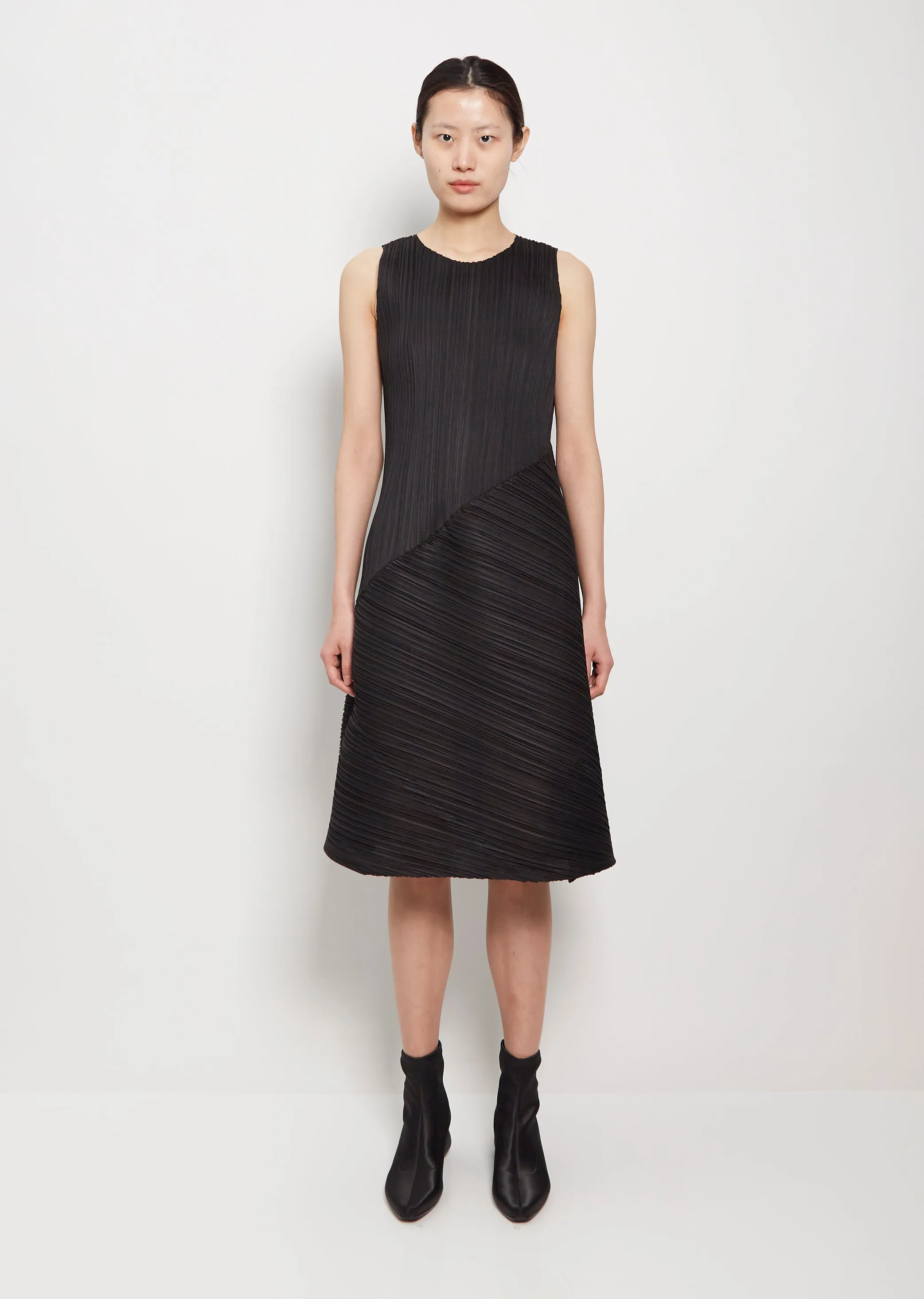 Pleats Cala Dress sold by La Garconne