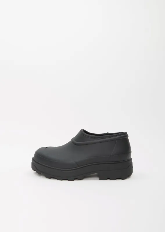 Kassl x Tretorn Beth Loafer — Black sold by La Garconne
