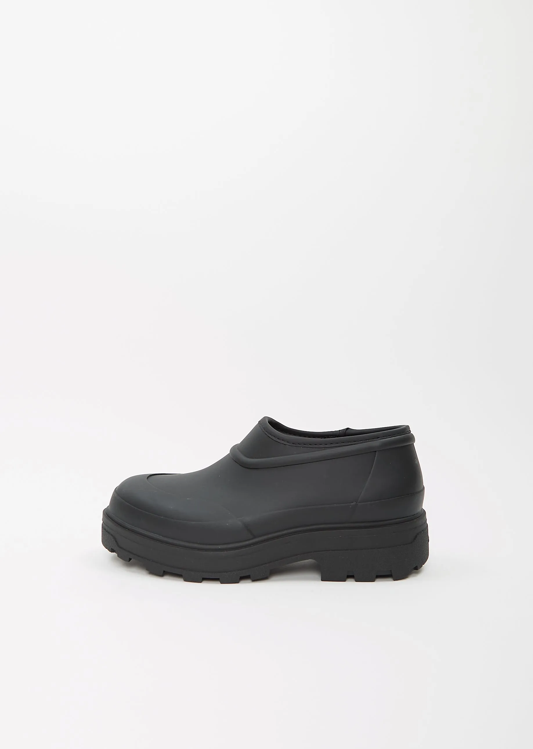 Kassl x Tretorn Beth Loafer — Black sold by La Garconne