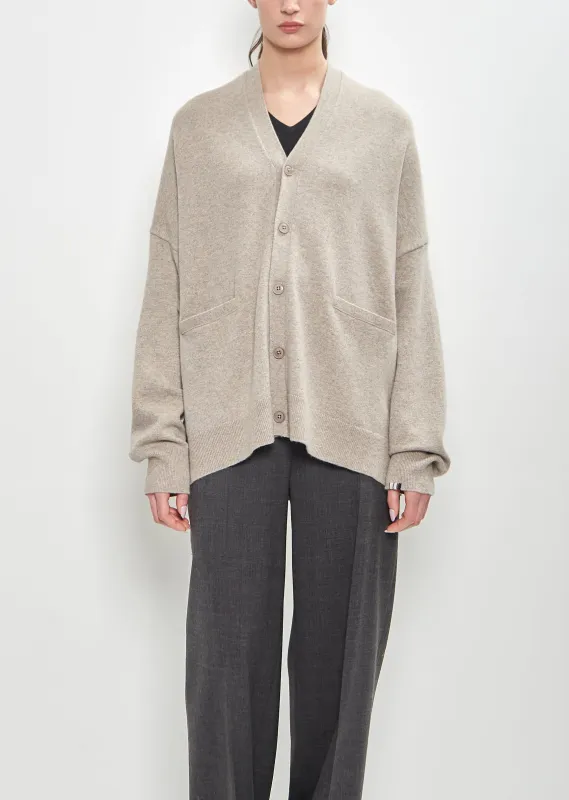 Stretch Cashmere n°24 Tokio Cardigan — Moss sold by La Garconne