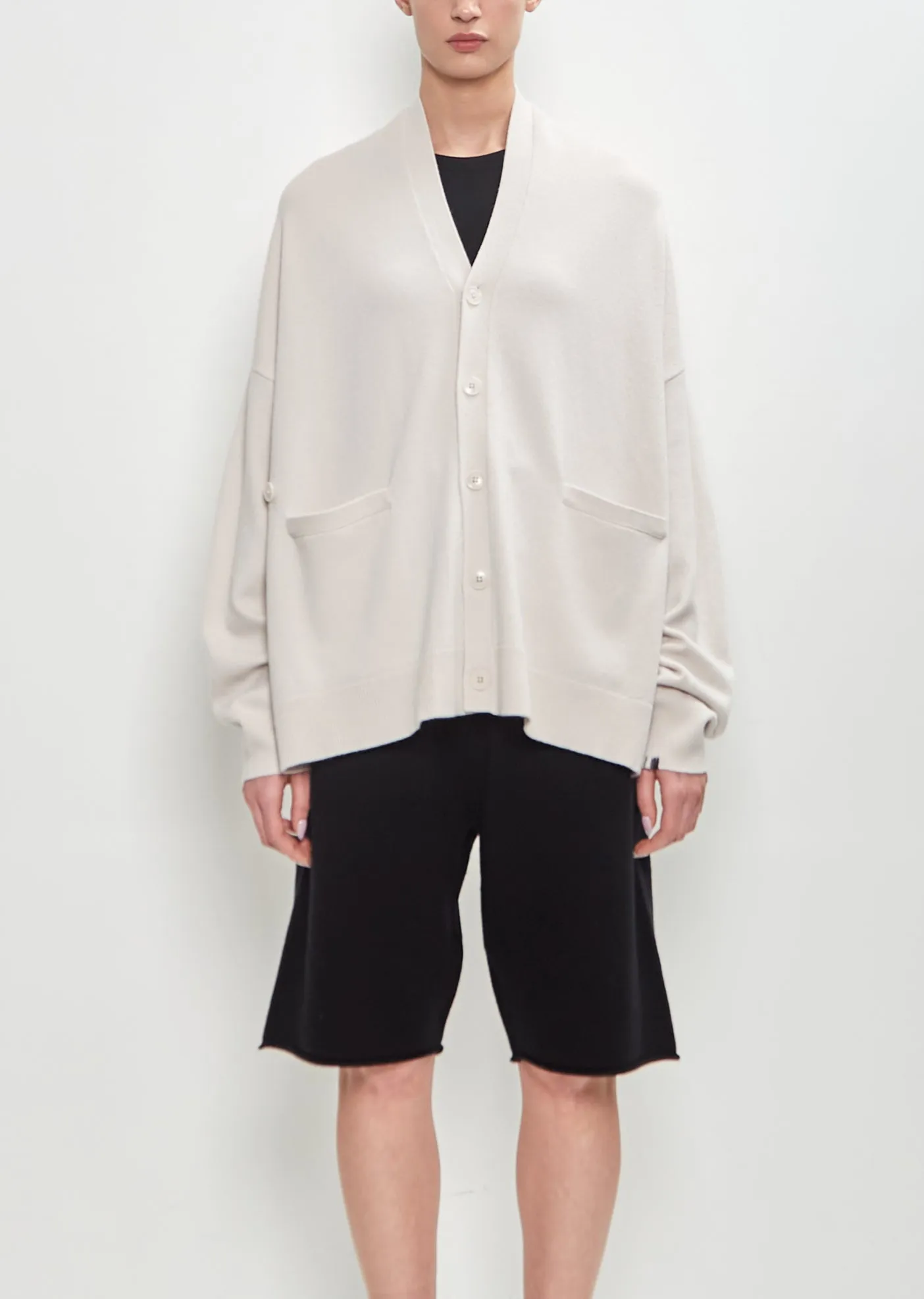 Stretch Cashmere n°24 Tokio Cardigan — Chalk sold by La Garconne