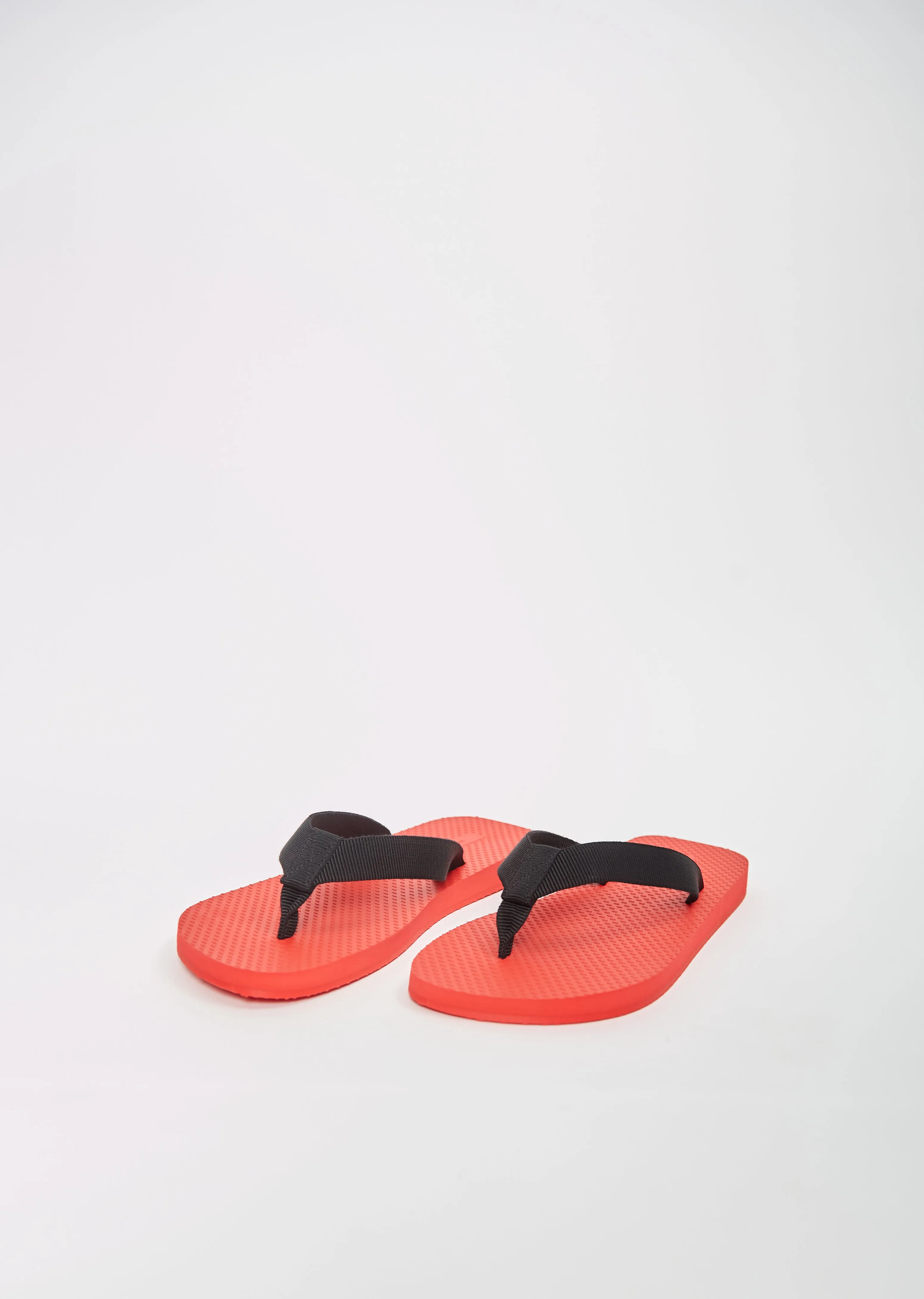 Dune Classic — Scarlet sold by La Garconne product image thumbnail 2