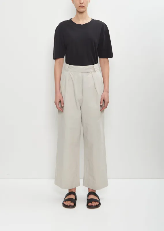 Cotton Linen Pleated Crop Trouser sold by La Garconne