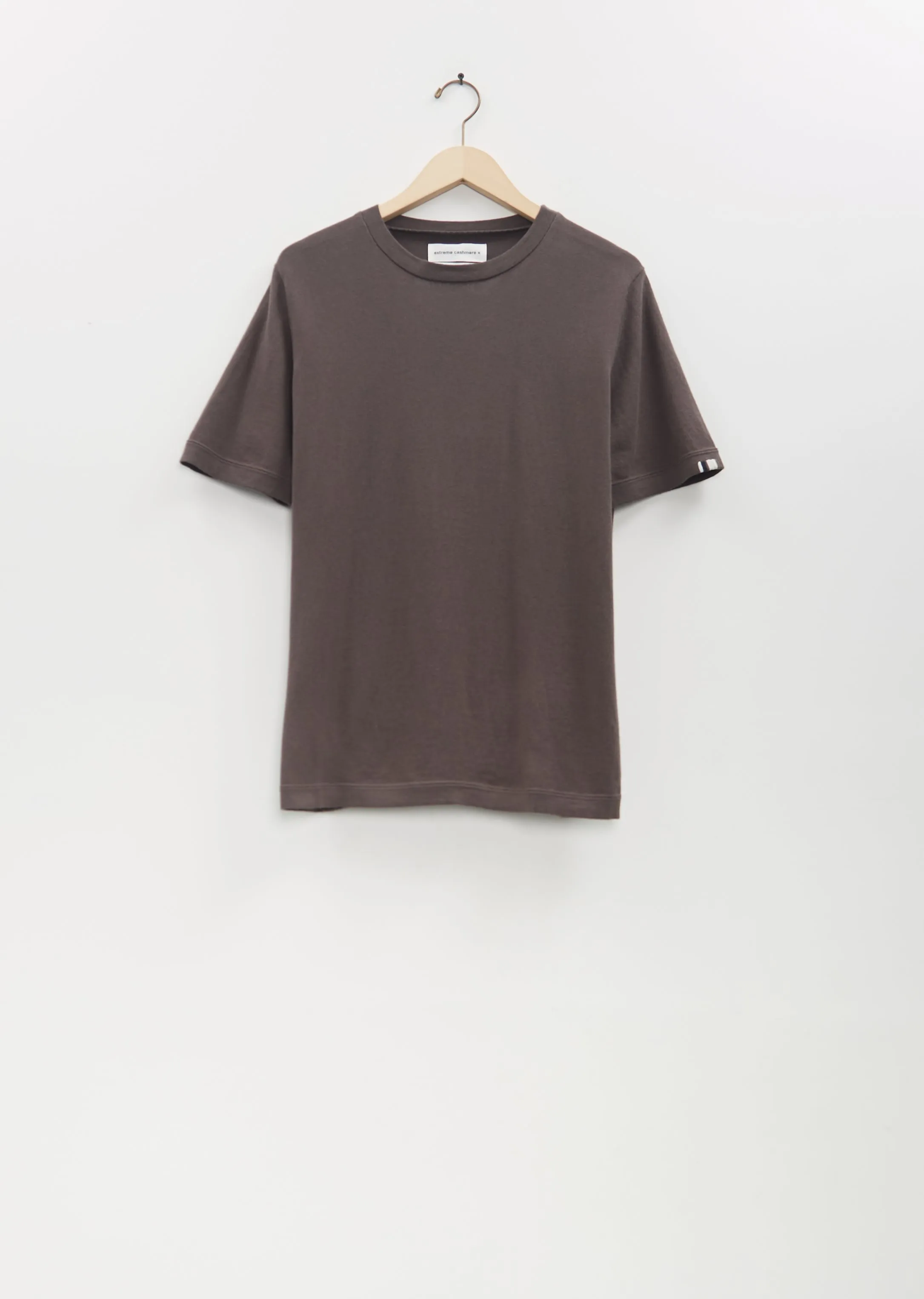n°394 James Cotton Cashmere Top — Mud sold by La Garconne