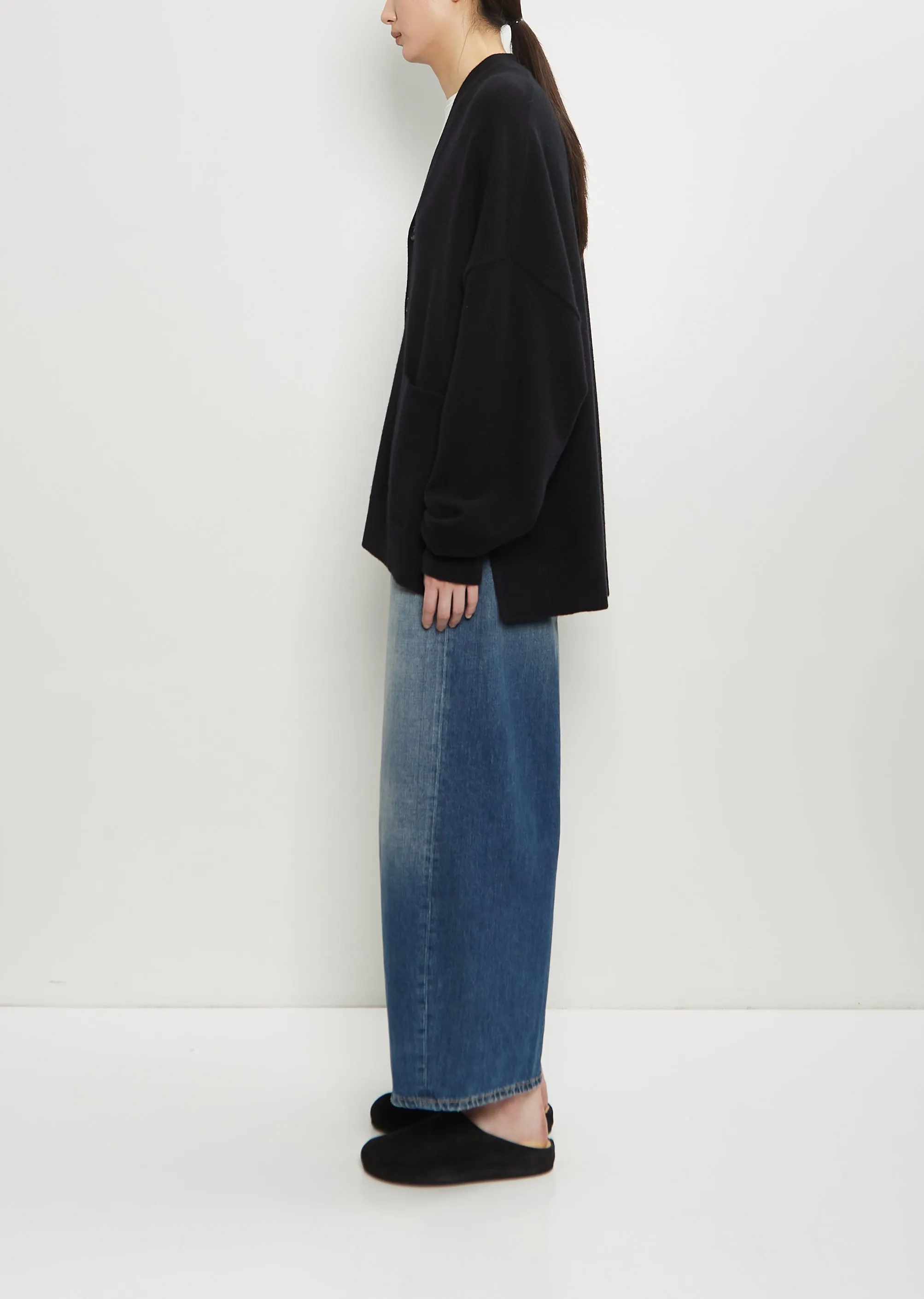 n°24 Tokio Stretch Cashmere Cardigan — Raven sold by La Garconne product image thumbnail 2