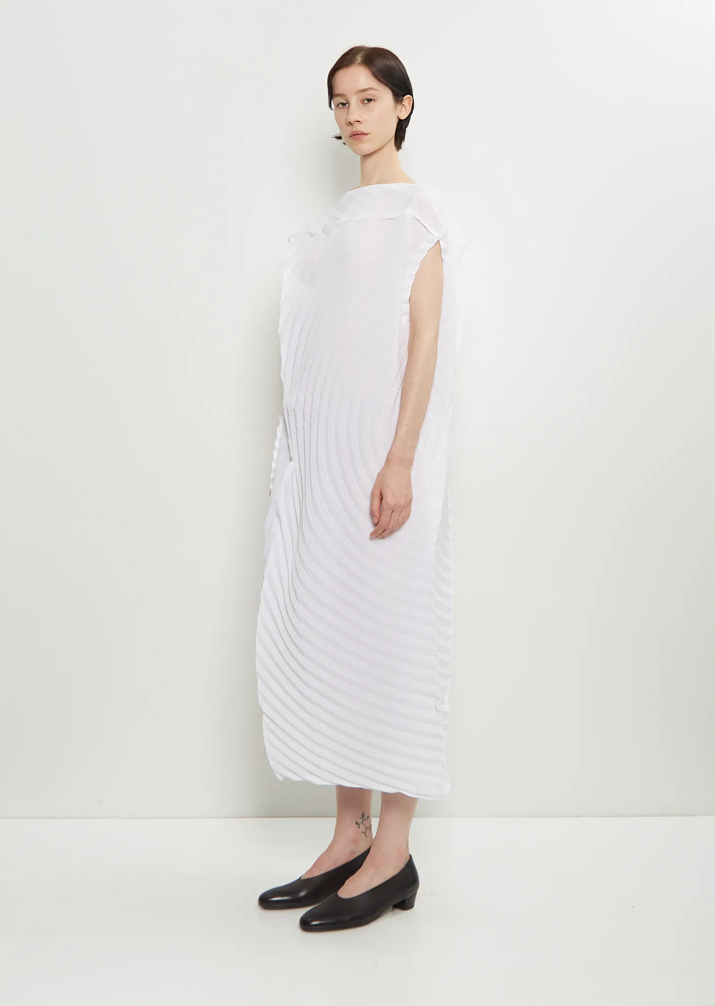 Paper Bag Pleats Dress sold by La Garconne product image thumbnail 4