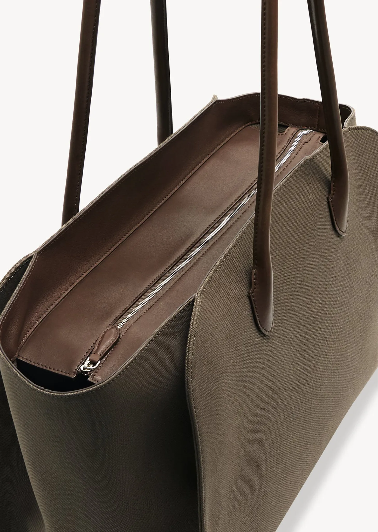 Marlo 17 sold by La Garconne product image thumbnail 3