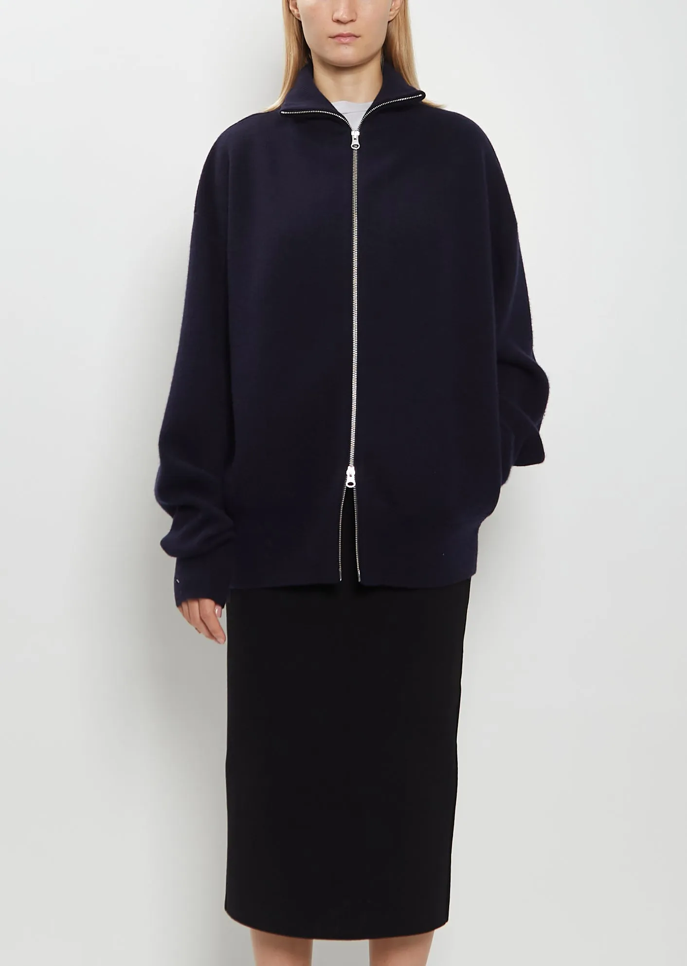 n°319 Xtra Out Cashmere Cardigan — Navy sold by La Garconne