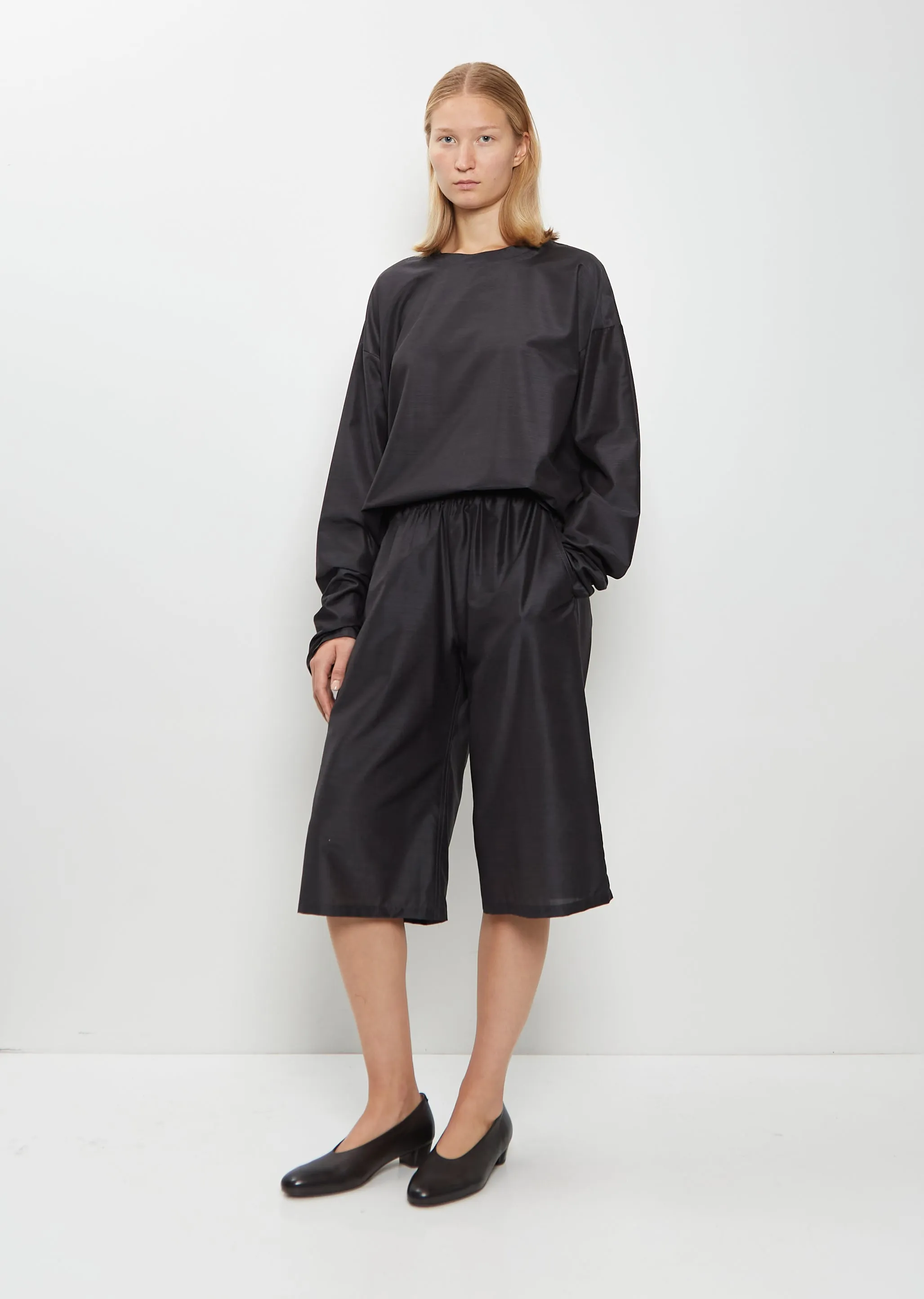 Flexy Wool Silk Shorts sold by La Garconne product image thumbnail 4