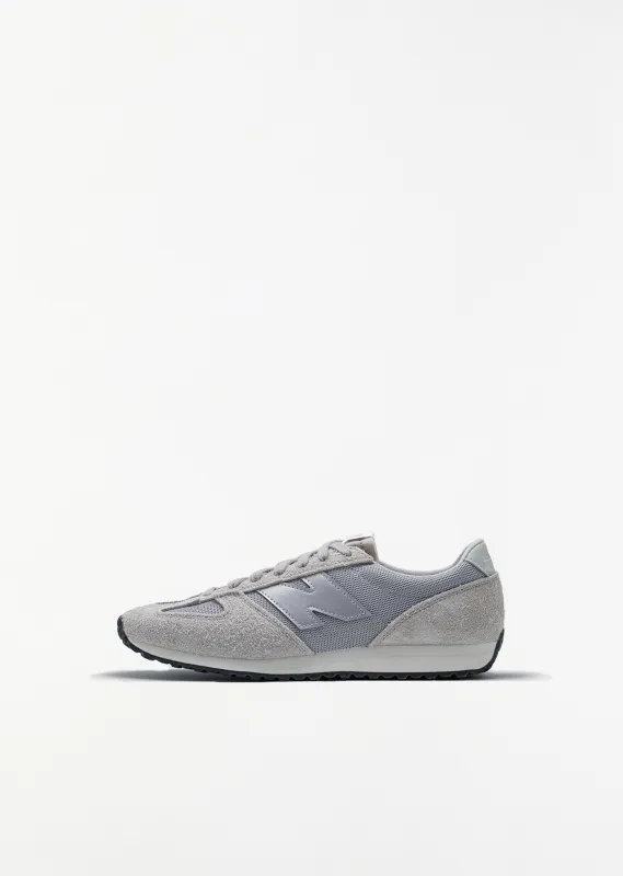 x New Balance U471 Sneaker — Gray sold by La Garconne
