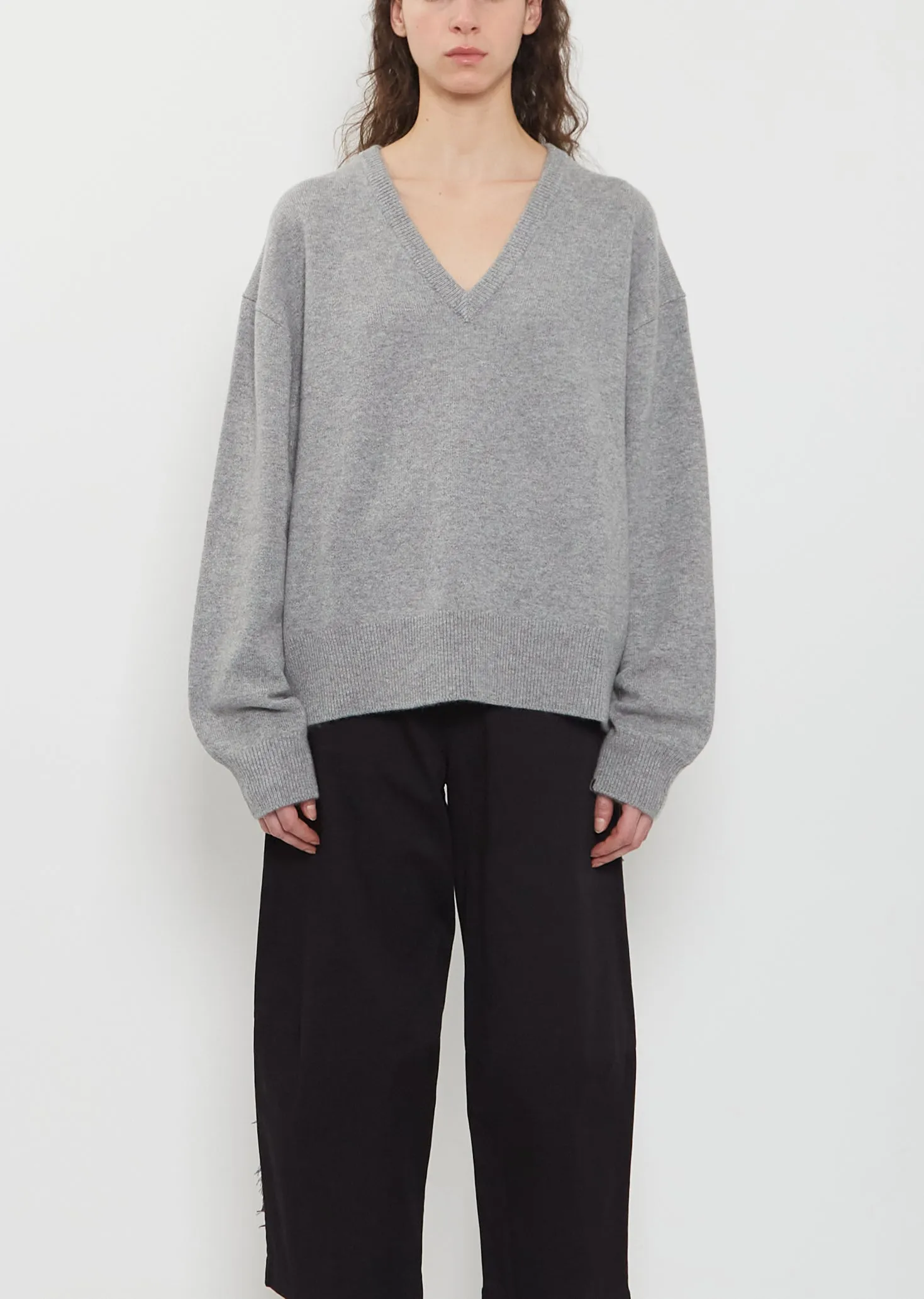 n°457 Jack Stretch Cashmere Sweater — Goat sold by La Garconne