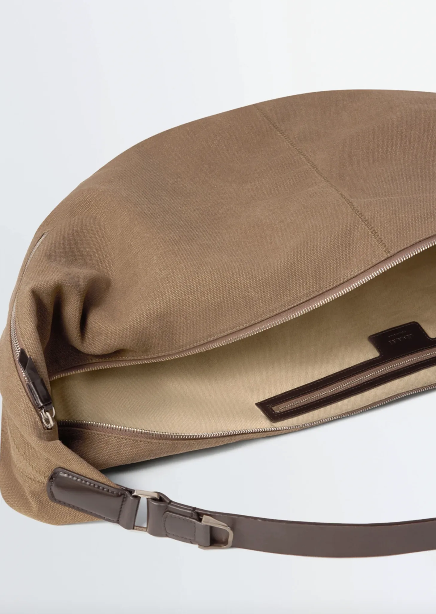 XL Quiver Clip Bag sold by La Garconne product image thumbnail 3