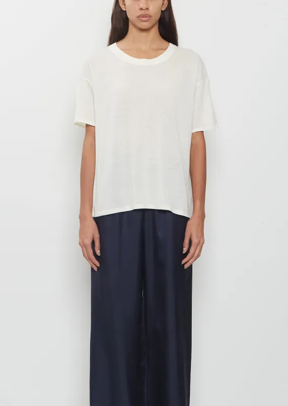 Ezra Classic Fit T-Shirt — Ivory made by Loulou De Saison