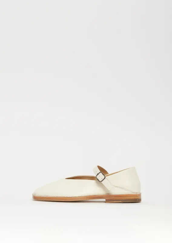 Ballerina Shoes — White made by Lemaire