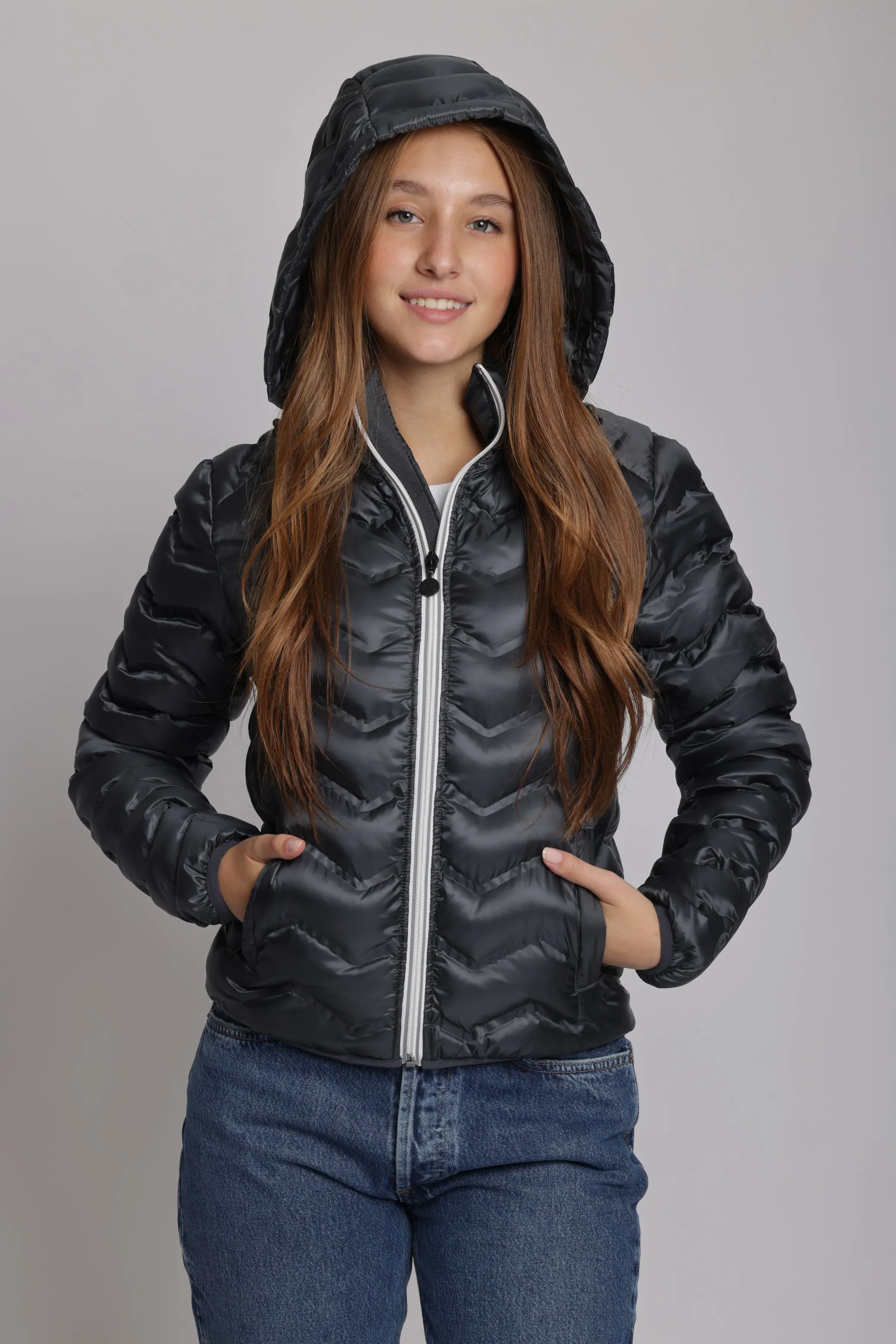 Women's packable puffer jacket in anthracite sold by Lazypants product image thumbnail 3