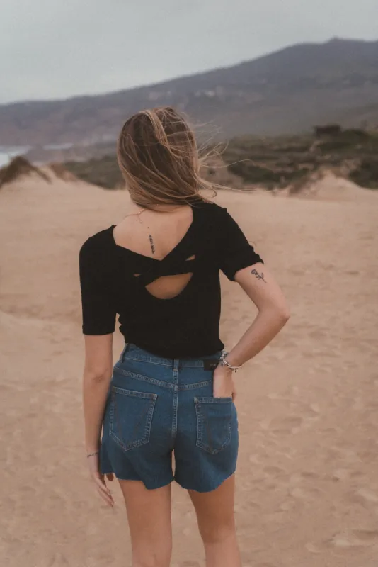 T-Shirt ARNELIA sold by Lovjoi