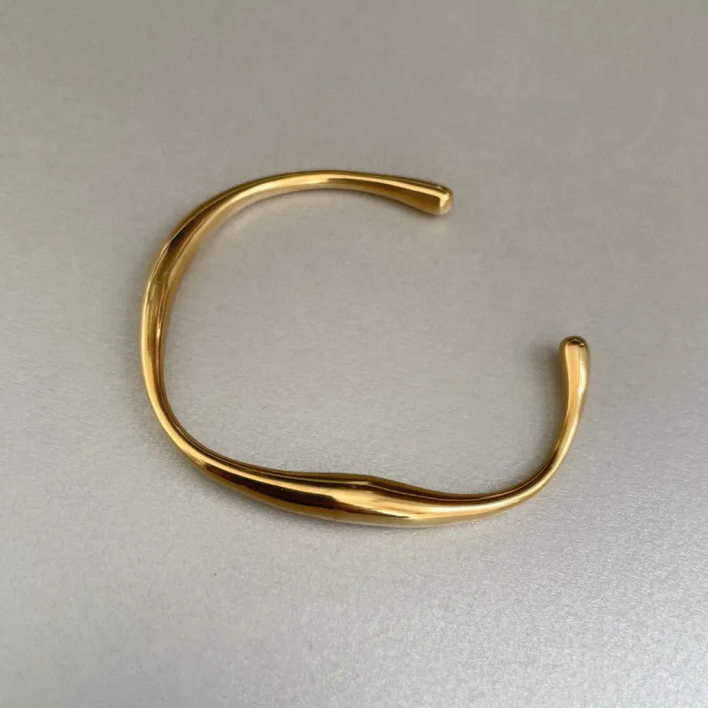 Danai Luxe 18k Gold Plated Bangle sold by Luxe Tones