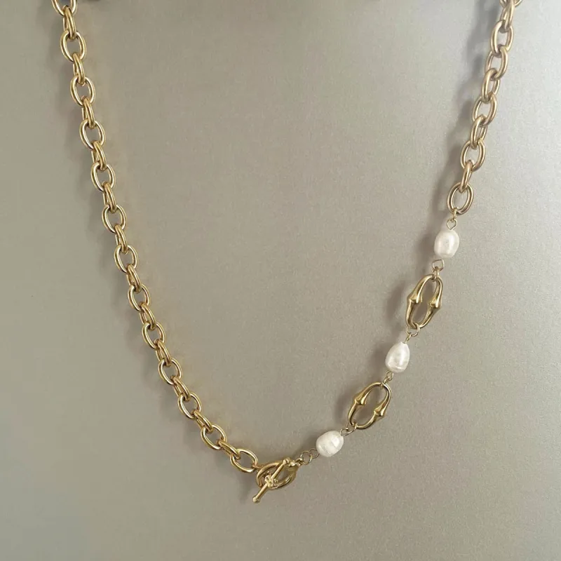 Esme Luxe 18k Gold Plated T Bar Necklace sold by Luxe Tones