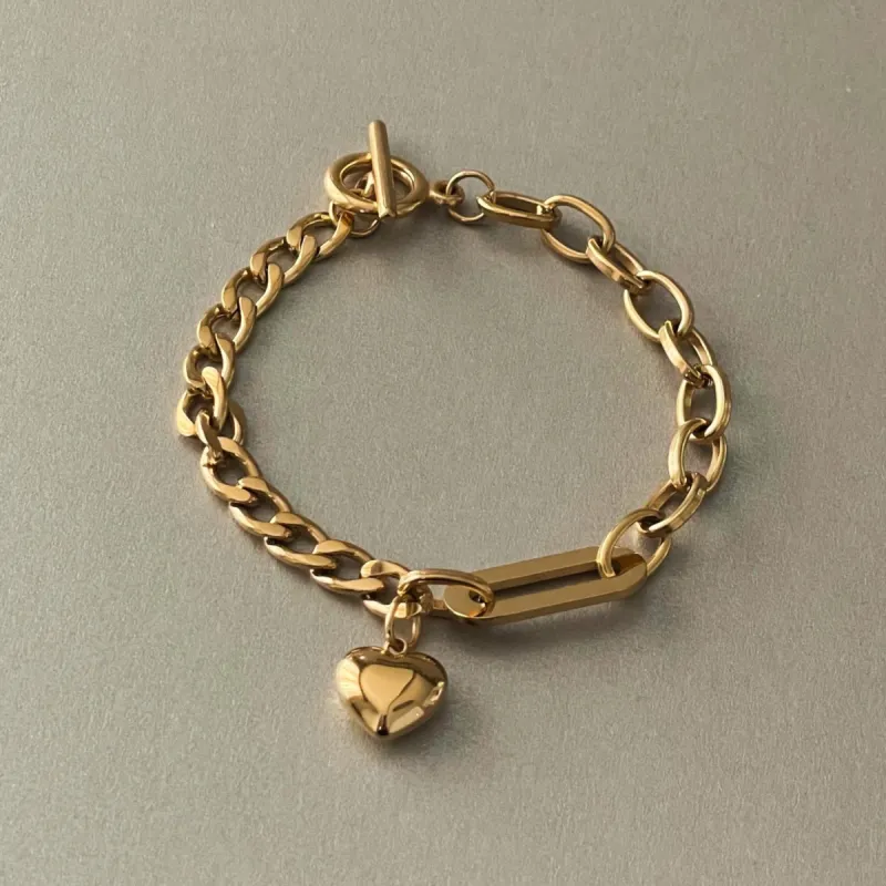Danni Luxe 18k Gold T Bar Charm Bracelet sold by Luxe Tones