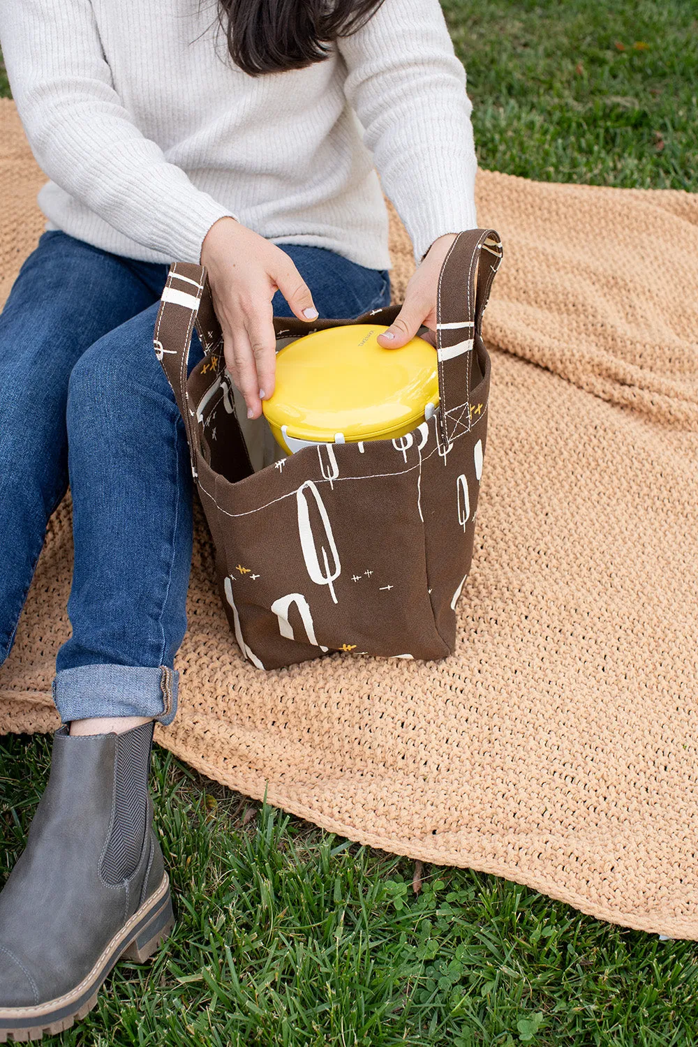 Lunch + Pie Tote - Olivos sold by MAIKA product image thumbnail 2