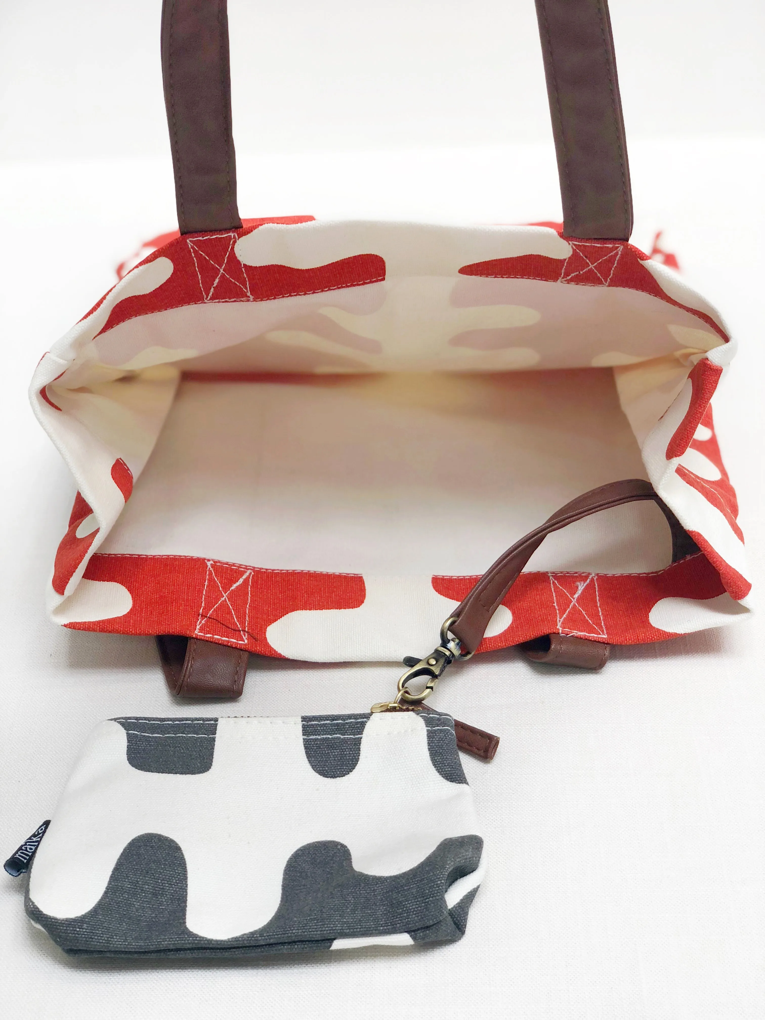 Market Tote - Waxed Hunter Green sold by MAIKA product image thumbnail 2