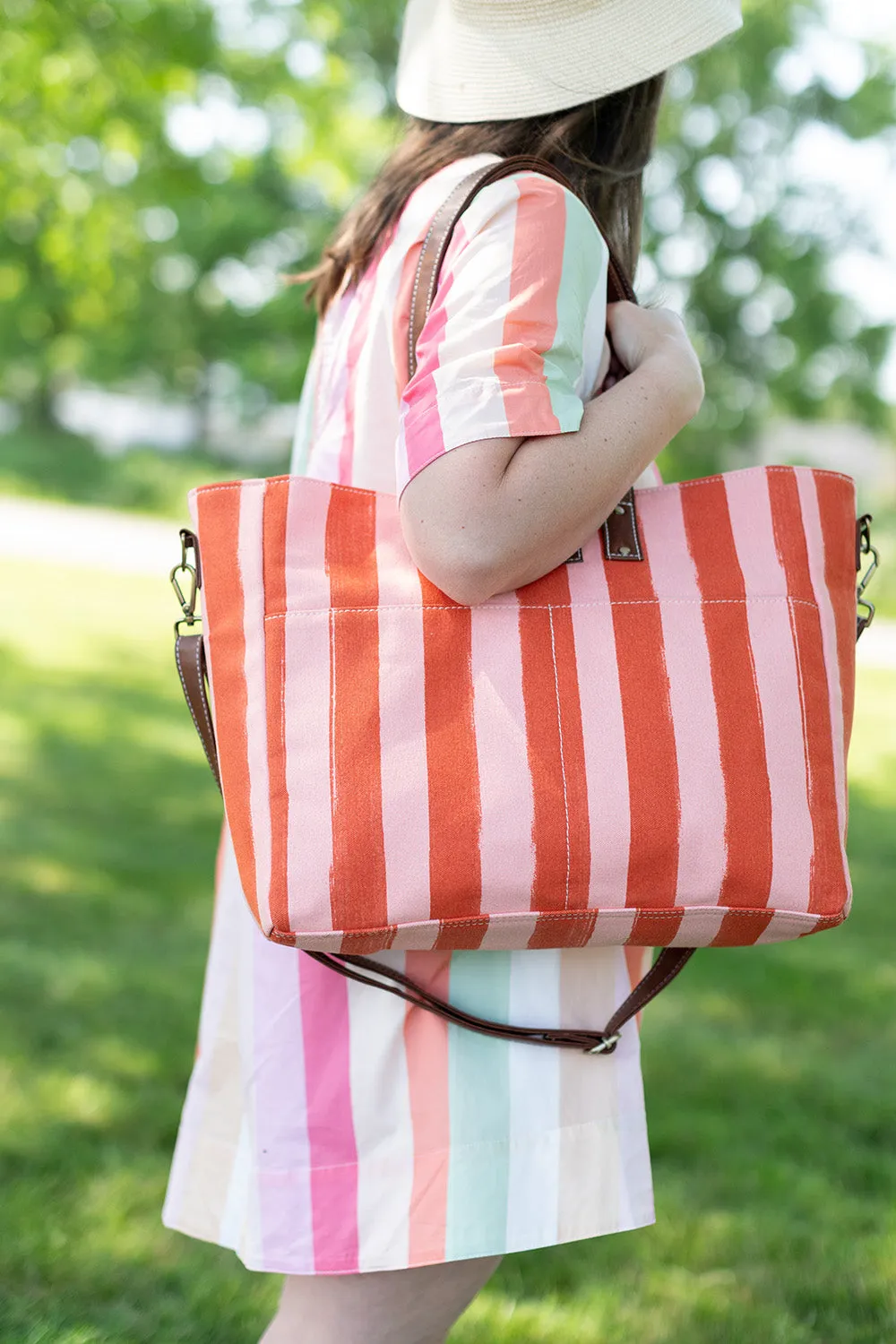 Essential Tote - Linea Red/Pink sold by MAIKA product image thumbnail 2