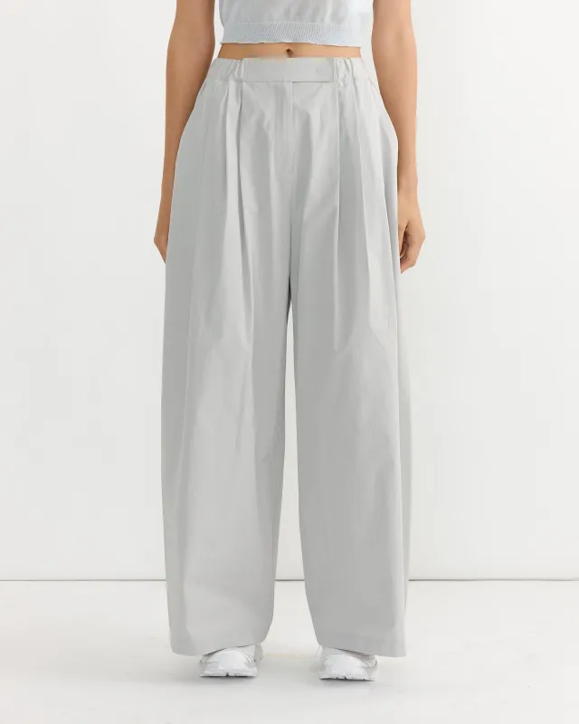 Amomento Two Tuck Balloon Pants in Black | Parallel