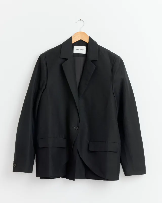 Beetle Blazer in Black made by Henrik Vibskov