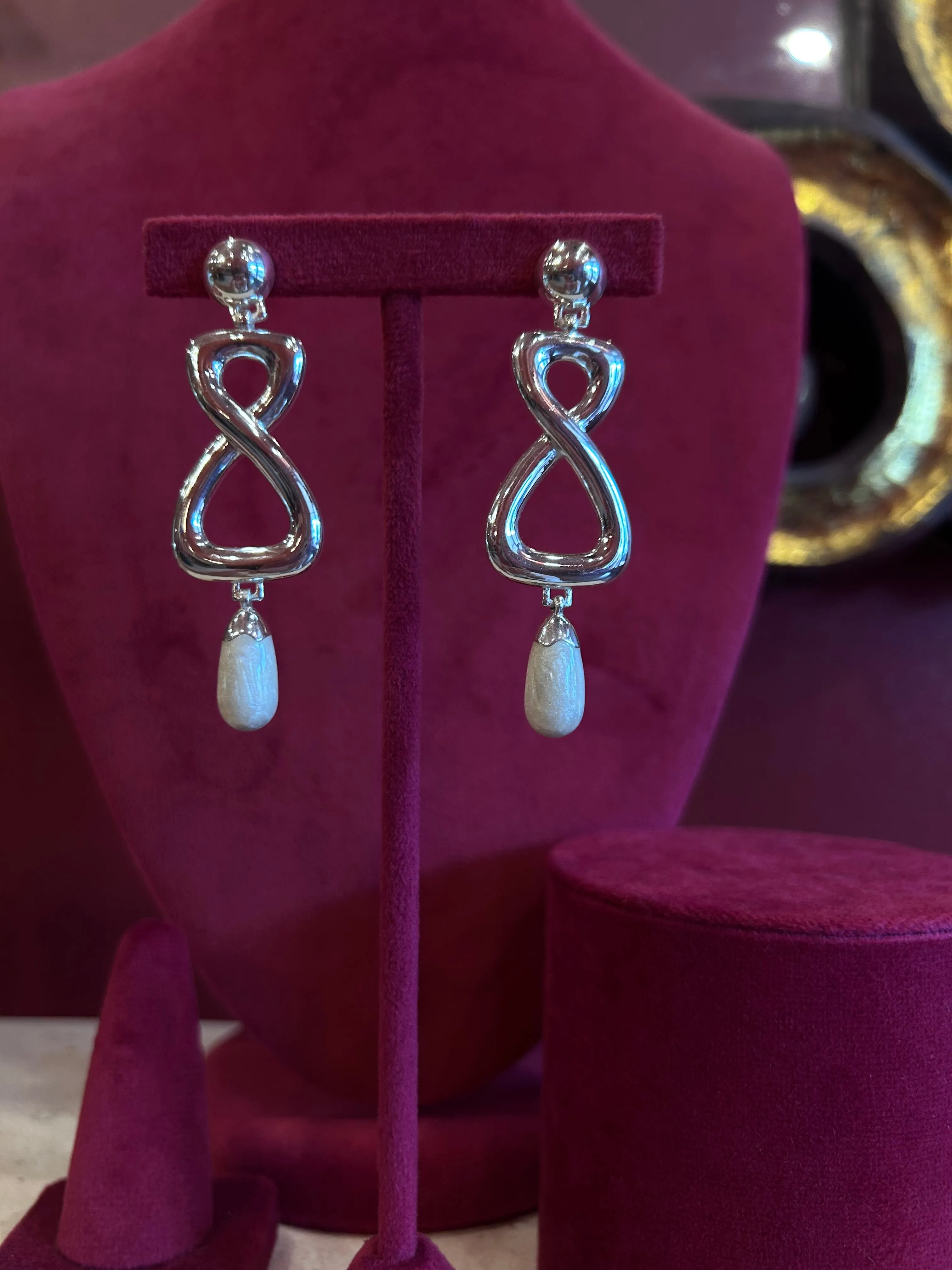 Warehouse Sale | Manhattan Earrings sample sold by Mountain & Moon product image thumbnail 5