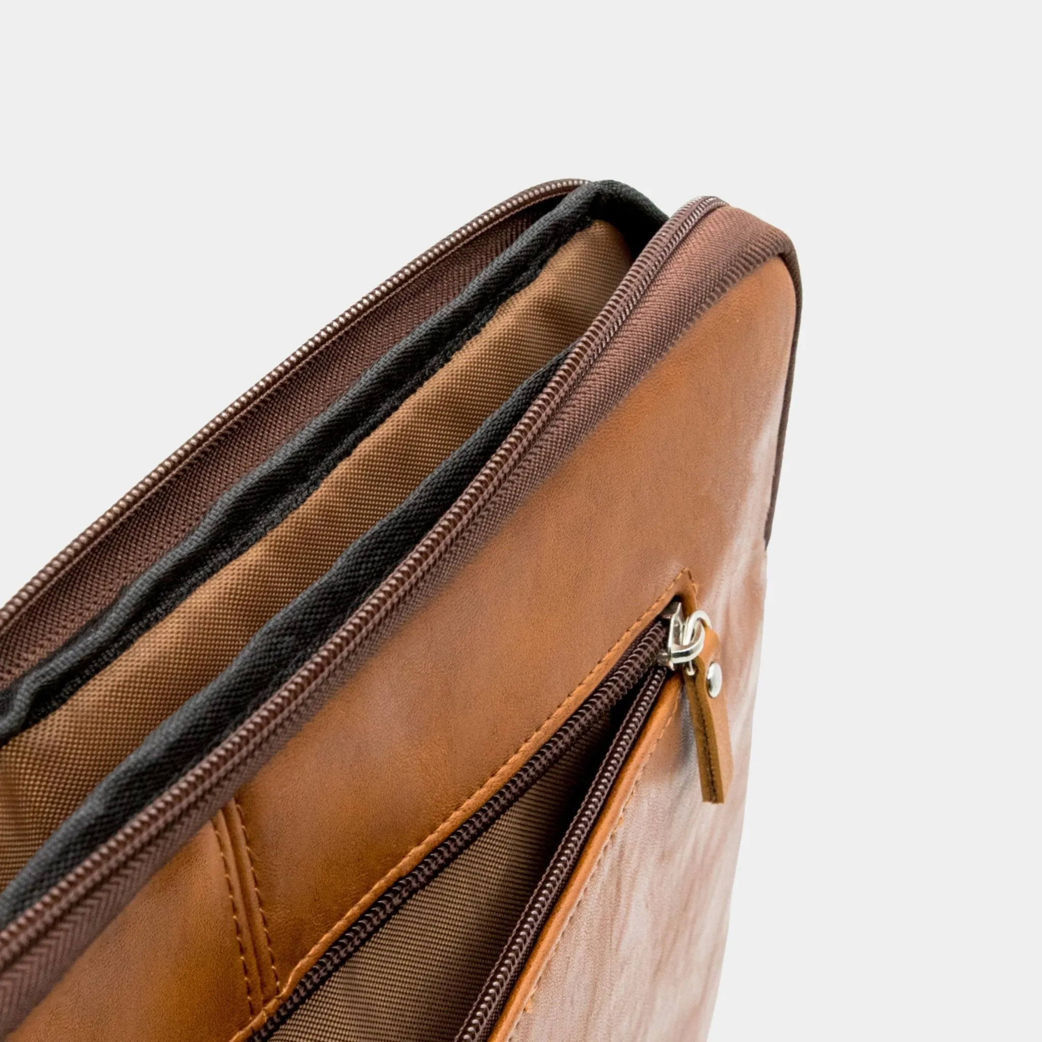 Vintage Abbey | Laptophoes 17,3" Bruin sold by Negotia Leather product image thumbnail 5