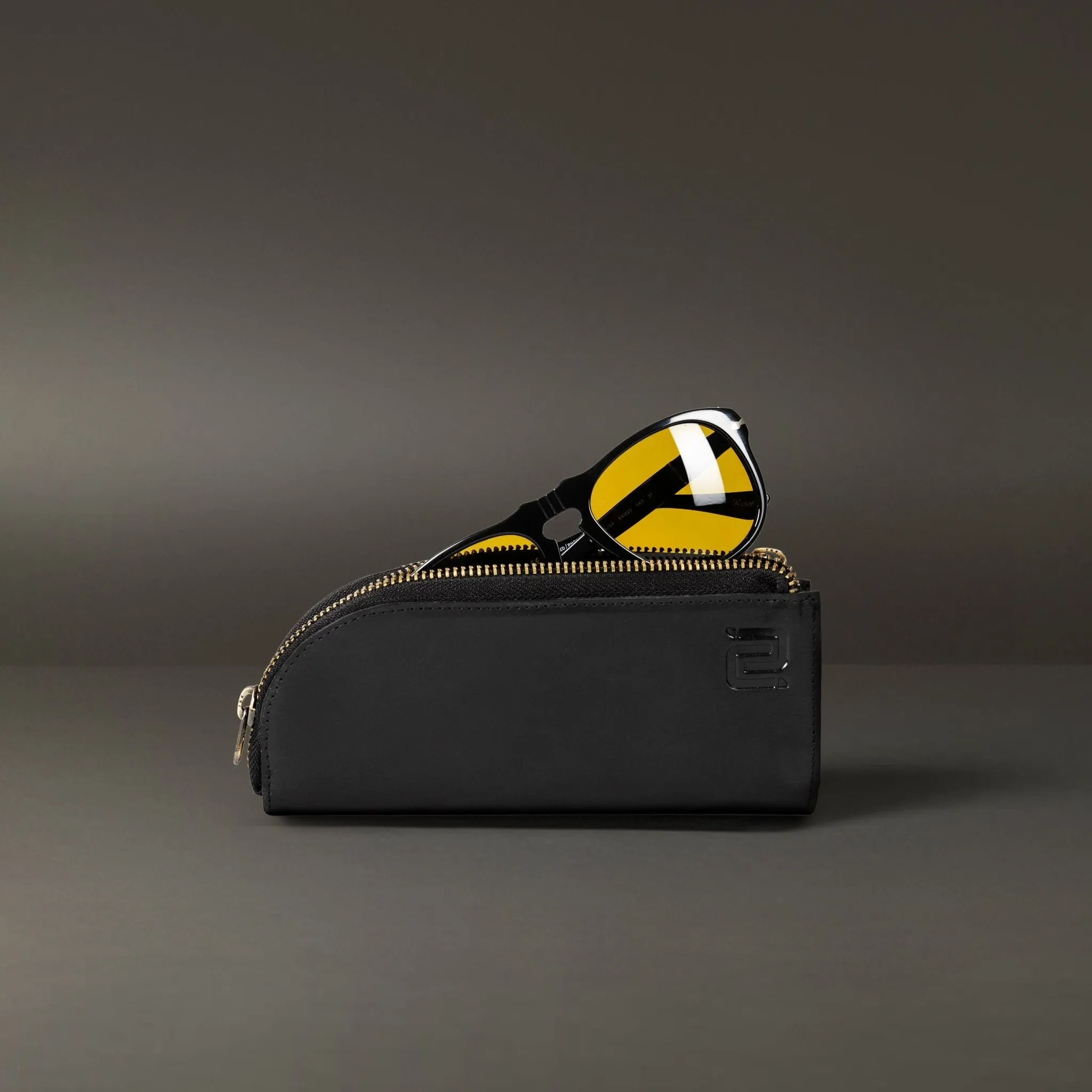 Alpha | Dubbele Brillenhoes Zwart sold by Negotia Leather