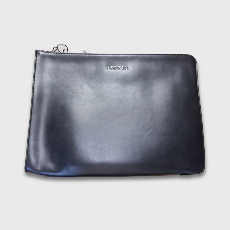 Alpha Document & Laptop houder 15,6'' Zwart sold by Negotia Leather
